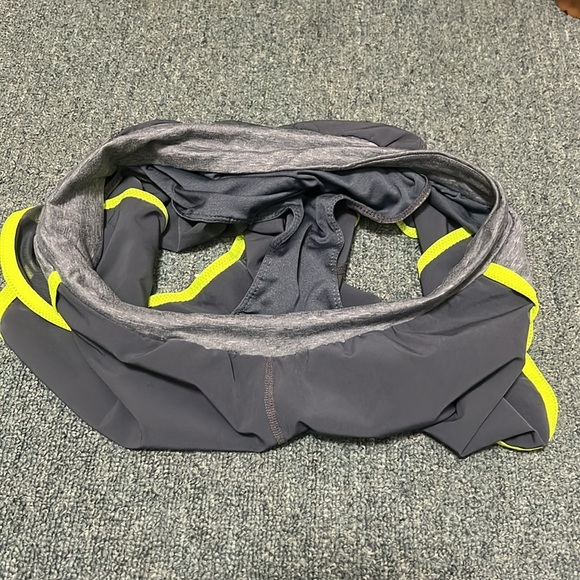 Sugoi athletic  shorts size small - Picture 5 of 8